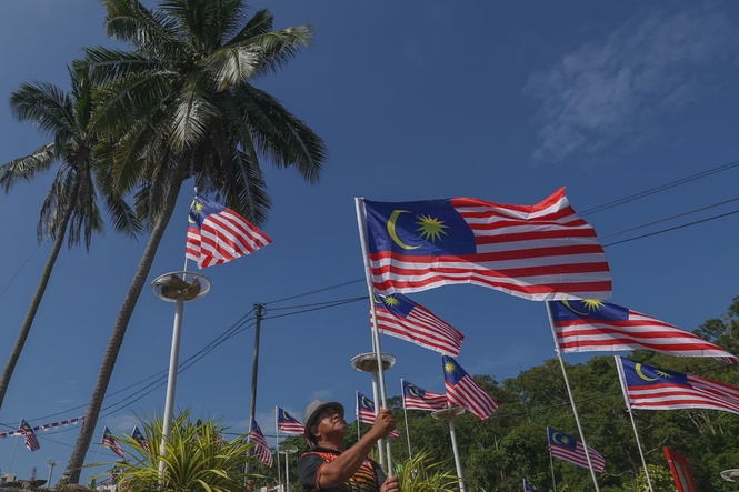 Image from: Malaysians for Malaysia: Riding the storm together