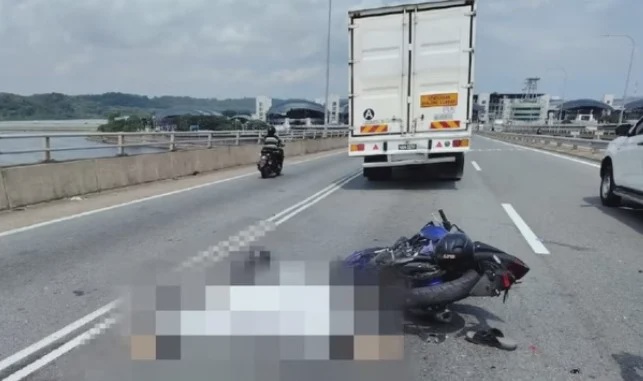 Image from: Motorcyclist killed, wife injured in Johor highway crash