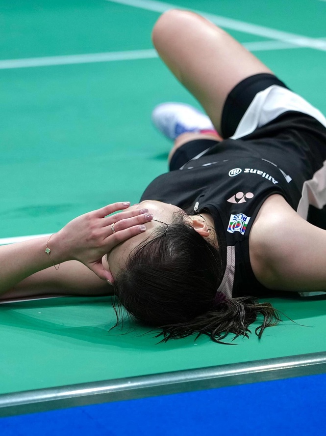 Image from: ‘My body is telling me to stop’: Pearly Tan’s emotional farewell to Uber Cup teammates
