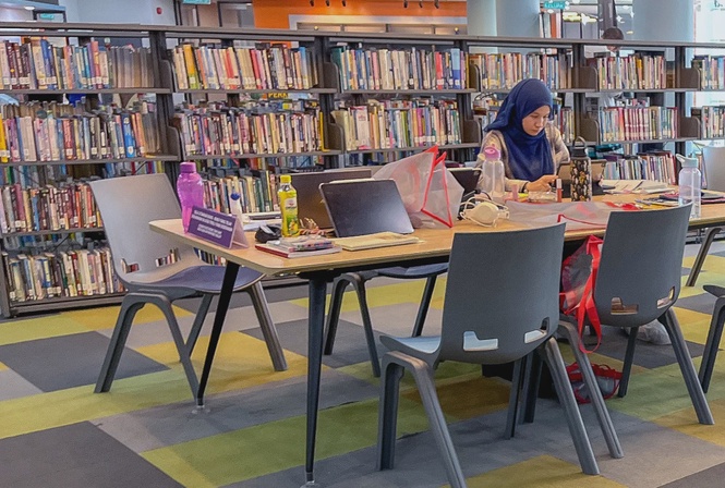 Image from: Malaysians read 24 books a year on average, new study shows