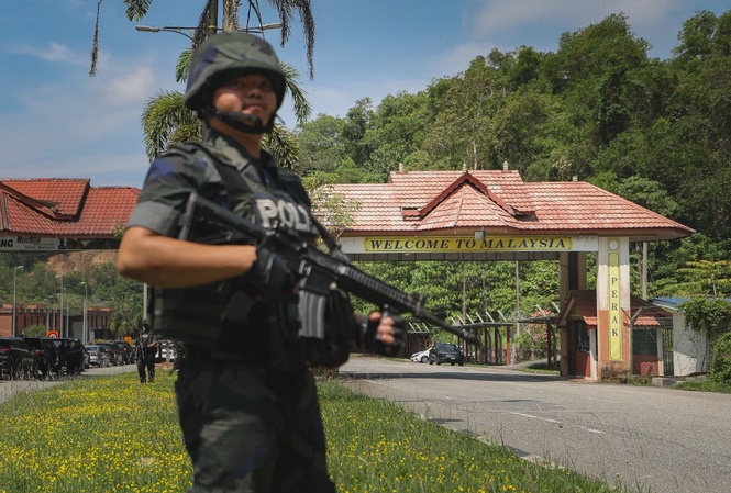 Image from: Youth held as ‘tekong darat’ in Kelantan migrant smuggling ring