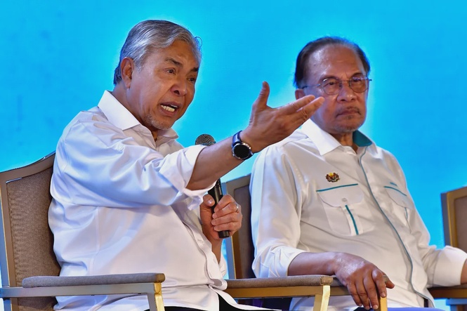 Image from: Meeting with Zahid likely today as Negeri Sembilan crisis deepens – Anwar