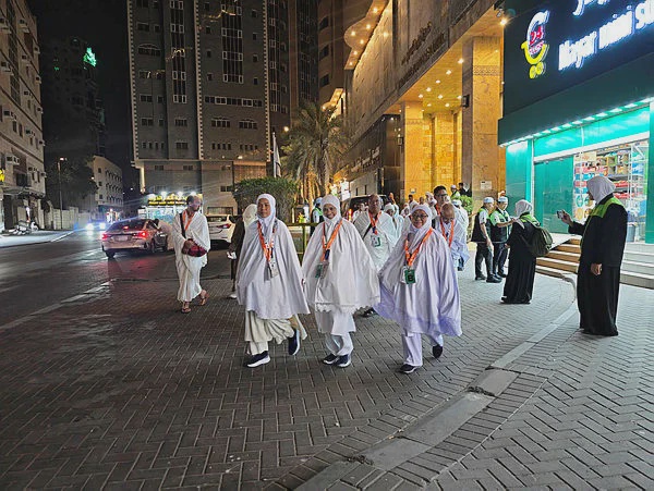 Image from: 5,364 Malaysian pilgrims arrive in Madinah for haj
