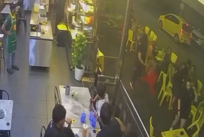 Image from: Smoking reprimand sparks viral restaurant brawl in Shah Alam
