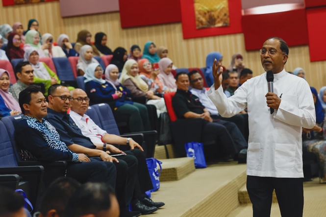 Image from: West Asia crisis: MOHE ready to place affected Malaysian students in local IPTS
