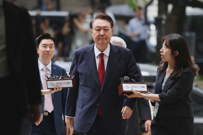 Image from: South Korean court hikes ex-president’s sentence to seven years