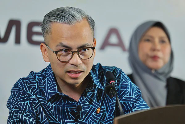 Image from: Economy minister to inspect biodiesel blending process in Selangor
