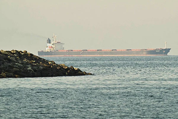 Image from: Ships leave Gulf from Iran despite US blockade: tracker