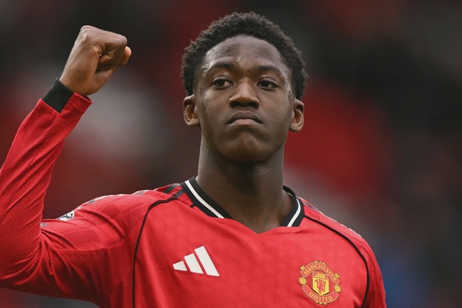 Image from: Mainoo signs new five-year Man Utd deal