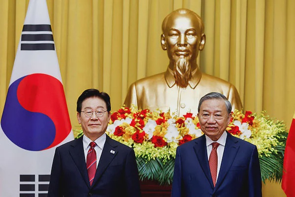 Image from: Vietnam and South Korea sign tech and nuclear power deals
