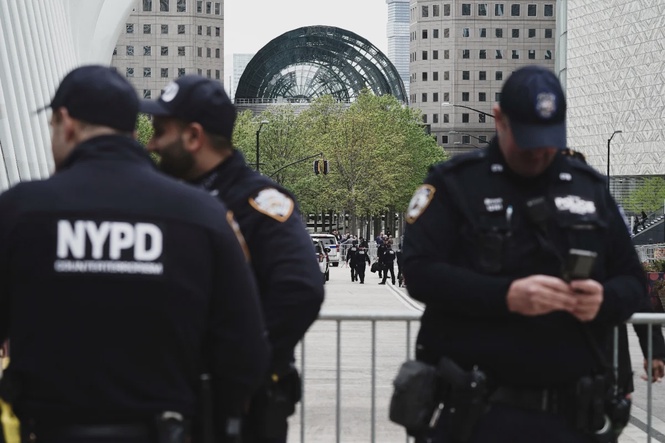 Image from: Swastikas daubed on NY Jewish homes, synagogues: police