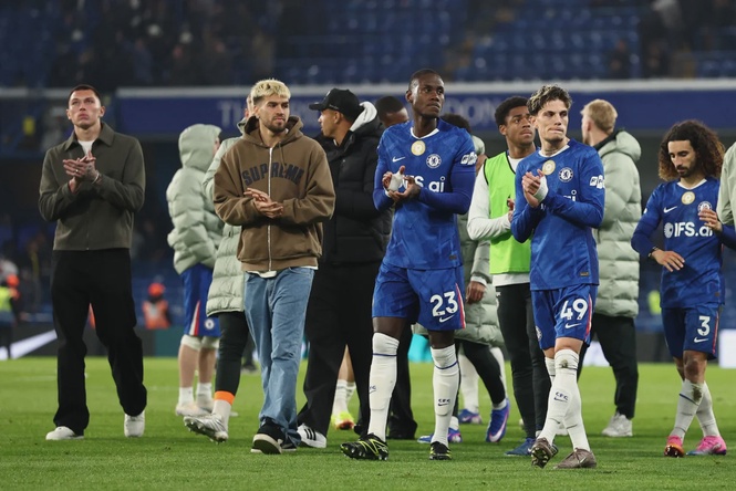 Image from: Chelsea beat Spurs 2-1, leaving Tottenham in relegation danger