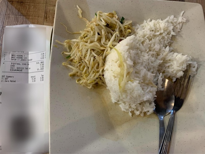 Image from: Man stunned after paying RM10.90 for rice & taugeh, netizens say even ‘diet food’ isn’t cheap anymore