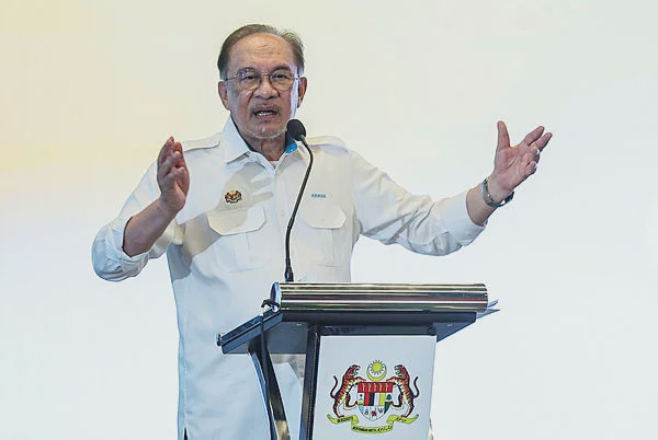 Image from: Anwar adopts Pandan as his new constituency