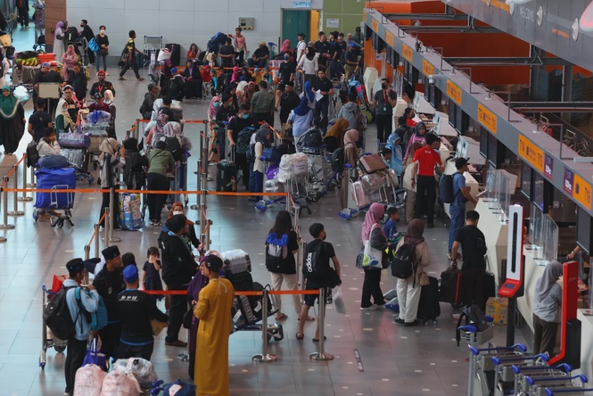 Image from: Another foreigner dies in fall at KLIA Terminal 2