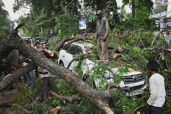 Image from: Deadly storms kill 89 in Uttar Pradesh, India