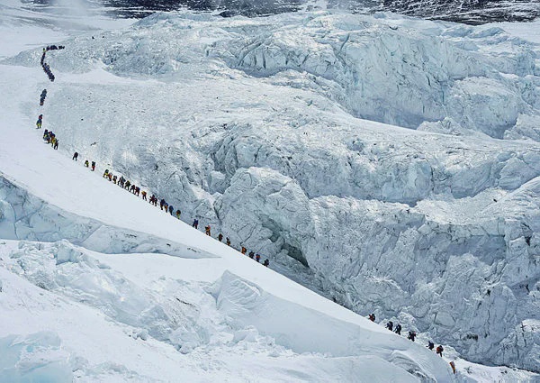 Image from: Everest deaths spark overcrowding fears after record day