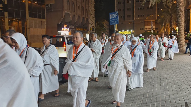 Image from: Mother’s lifelong savings send 18-year-old on dream journey to Makkah