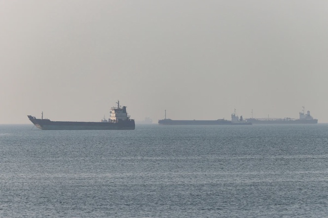 Image from: Ship hit by projectile off Qatar coast after Iran threats