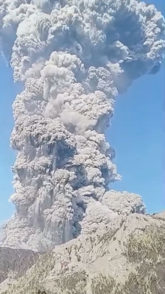 Image from: Two Singaporeans confirmed dead in Indonesia volcano eruption, bodies found