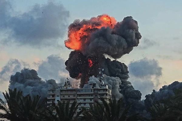 Image from: Israel strikes Tyre after new warning to south Lebanon