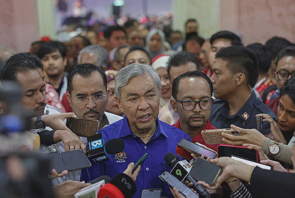 Image from: Ahmad Zahid calls for firm action against insults to Islam and Malay Rulers