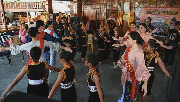 Image from: Kaamatan festival crucial for Sabah’s cultural survival