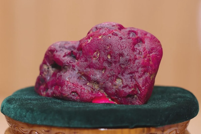Image from: Myanmar discovers massive 11,000-carat ruby