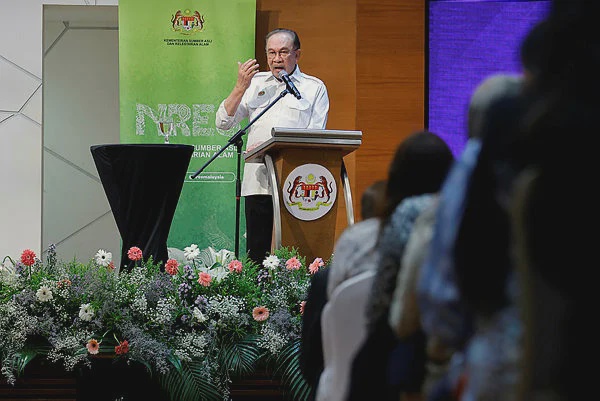 Image from: Anwar: Health, education not affected by spending cuts