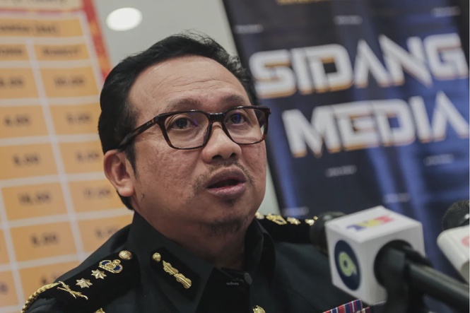 Image from: Perak KPDN probes video of foreign car using RON95