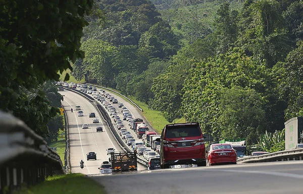 Image from: Police step up traffic management as Aidiladha exodus builds up