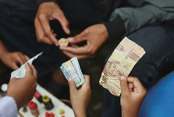 Image from: Rupiah weakens past 17,700 as IHSG opens lower