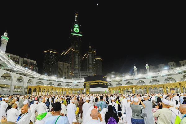 Image from: Pilgrims urged to prioritise health as Makkah heats up