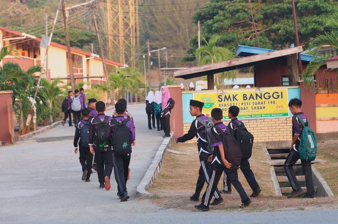 Image from: Anwar wants SMK Banggi to be a model of rural education