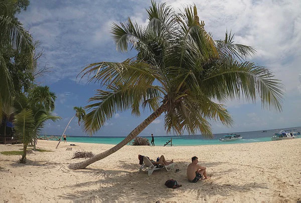 Image from: Seven Semporna resorts shut for breaking regulations