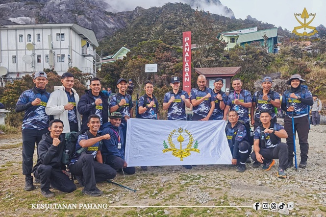 Image from: Tengku Hassanal scales Mt Kinabalu