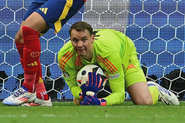 Image from: Neuer returns to Germany squad for World Cup campaign