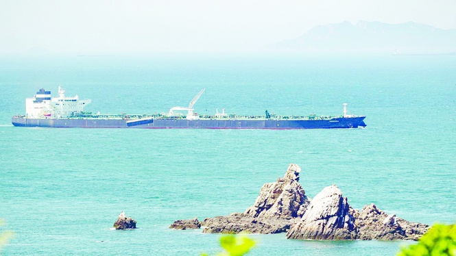 Image from: Oil tanker reaches South Korea after passing Hormuz blockade