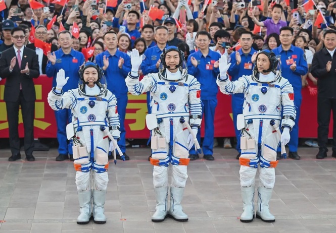 Image from: Hong Kong’s first astronaut participates in Shenzhou-23 manned spaceflight mission