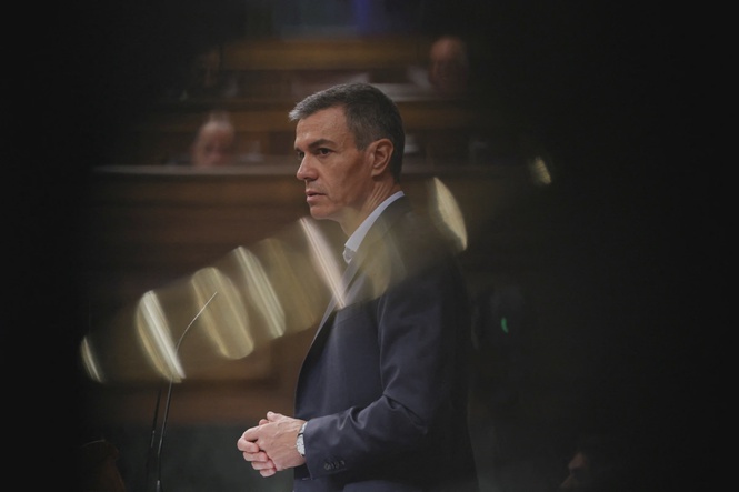 Image from: Spanish PM denies corruption claims after top aide jailed