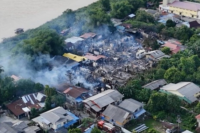 Image from: Fire guts 27 houses in Kota Bharu village fire