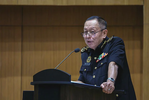 Image from: MACC orders personnel to declare assets within one month