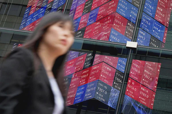 Image from: Asian stocks dip on AI fears and Middle East worries