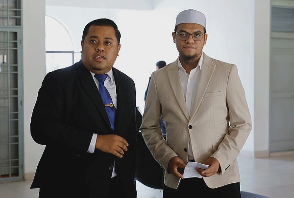 Image from: Durian trader denies false post on fuel shipment