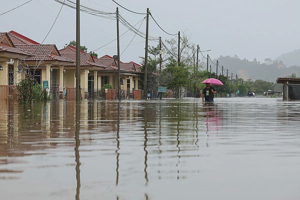 Image from: Fewer flood victims in Perak and Selangor as situation improves