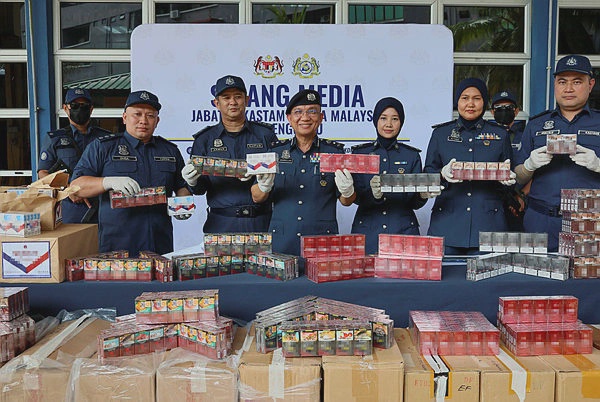 Image from: JKDM seizes white cigarettes and kretek worth over RM800,000 in four raids