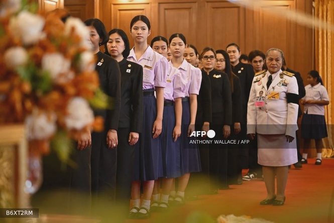 Image from: Mourners await Thai princess’s body at Bangkok palace