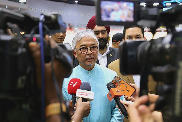 Image from: Let younger candidates contest FAM presidency, says Pahang Sultan