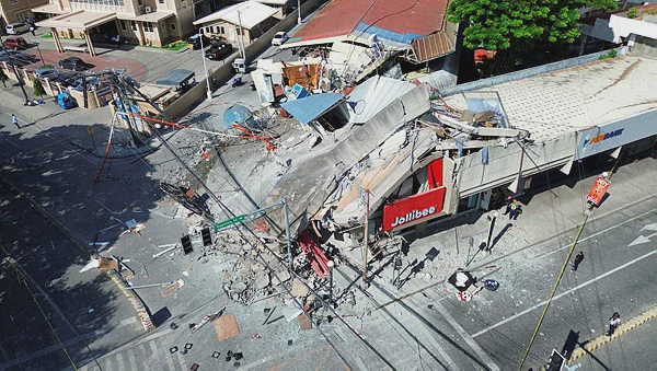 Image from: Death toll in Philippine quake at least 15: disaster agency