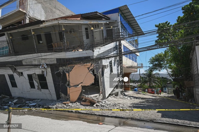 Image from: Philippine quake death toll hits 41 as outdoor hospitals treat survivors